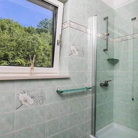 Nice In Matulji With 5 Bedrooms, Wifi And Outdoor Swimming Pool Casa vacanze
