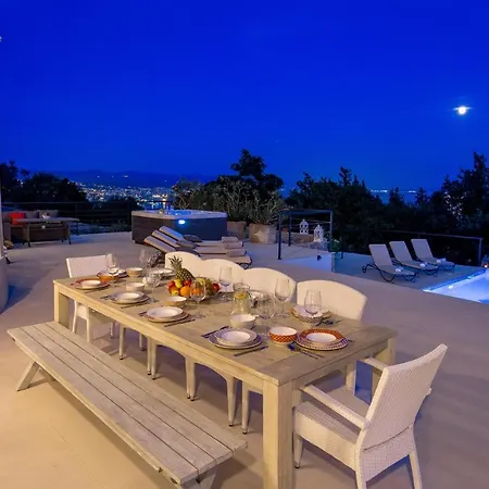 Nice In Matulji With 5 Bedrooms, Wifi And Outdoor Swimming Pool * Abbazia
