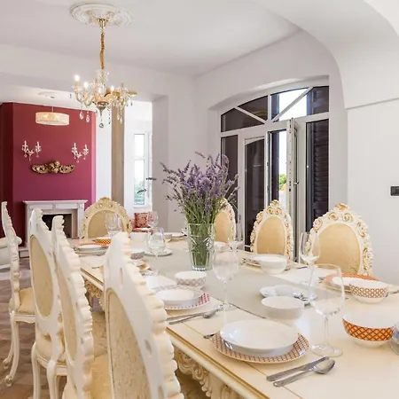 Casa vacanze Nice In Matulji With 5 Bedrooms, Wifi And Outdoor Swimming Pool *