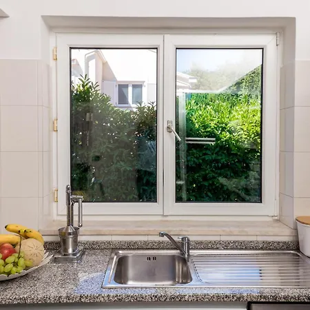 Casa vacanze Nice In Matulji With 5 Bedrooms, Wifi And Outdoor Swimming Pool *