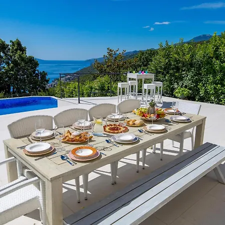 Nice In Matulji With 5 Bedrooms, Wifi And Outdoor Swimming Pool Casa vacanze Abbazia