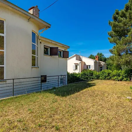 Nice In Matulji With 5 Bedrooms, Wifi And Outdoor Swimming Pool Casa vacanze